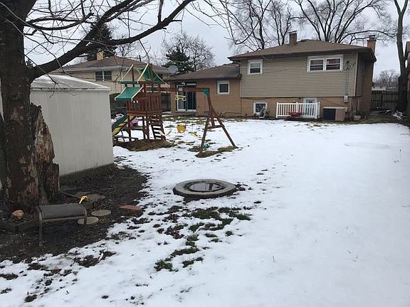 3rd image of 11026 S Nagle Ave