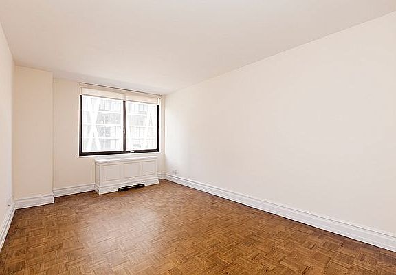 5th image of 145 W 67th St APT 4K