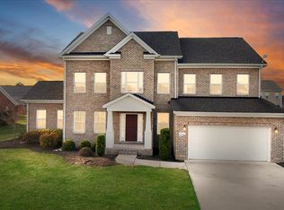 6431 Teeth Of The Dog Dr, Radford, VA 24141