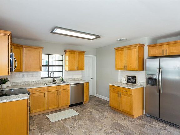 2nd image of 721 Hibiscus Ave