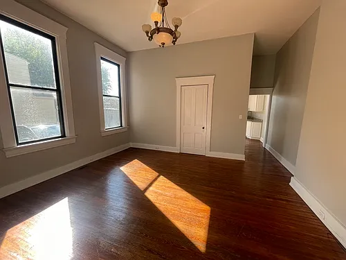 910 Washington Ave #1 Photo 1