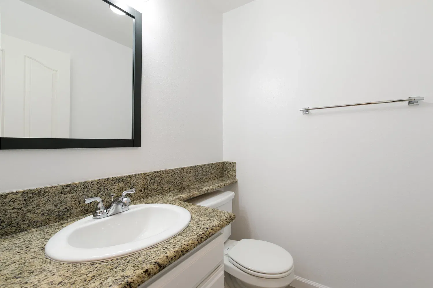2 bed, 2.5 bath, 1250 sqft, $3,250 — Photo 3