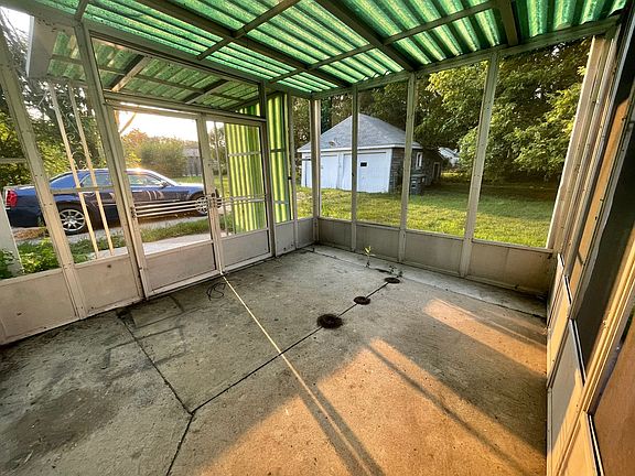 5th image of 89 Newell St