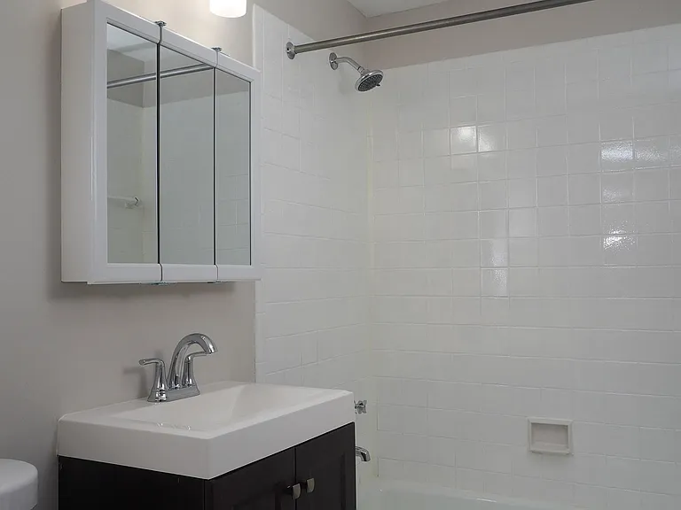 Enclave West Hartford / Parc West — Photo 8
