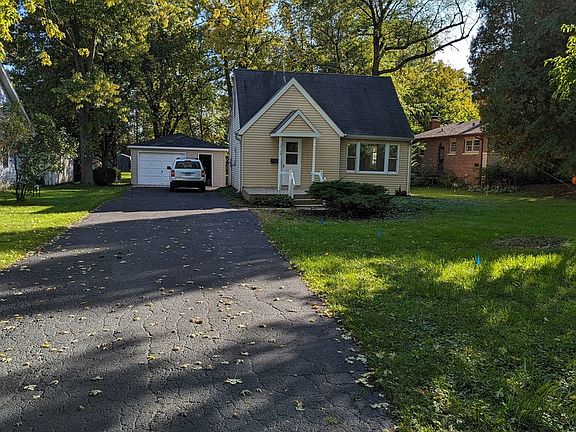 3rd image of 1715 Burlington Ave