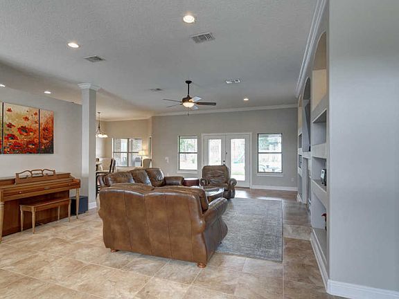 3rd image of 9106 Orlando Ave