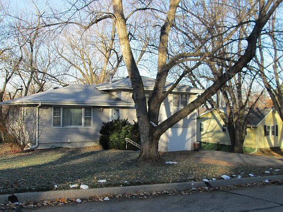 2nd image of 208 Arenz Dr