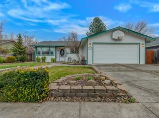 613 Glenn Way, Central Point, OR 97502