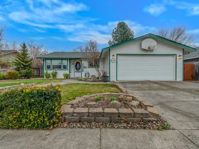 613 Glenn Way, Central Point, OR, 97502