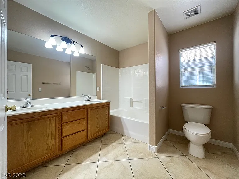 817 Purdy Lodge St — Photo 18
