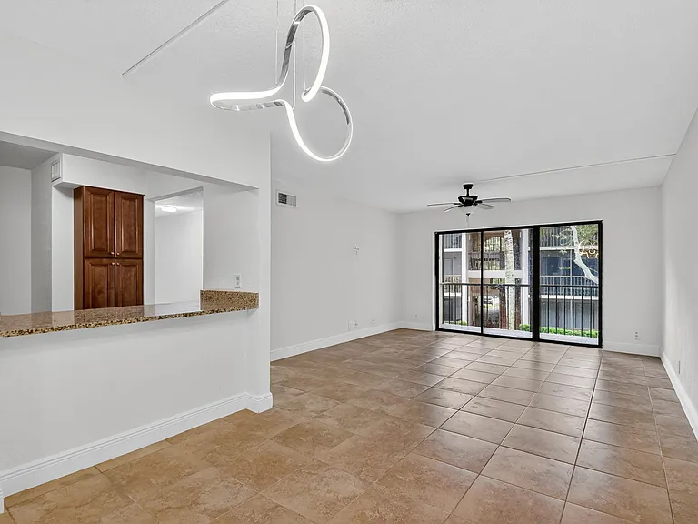 208 Foxtail Dr #B2 — Photo 9