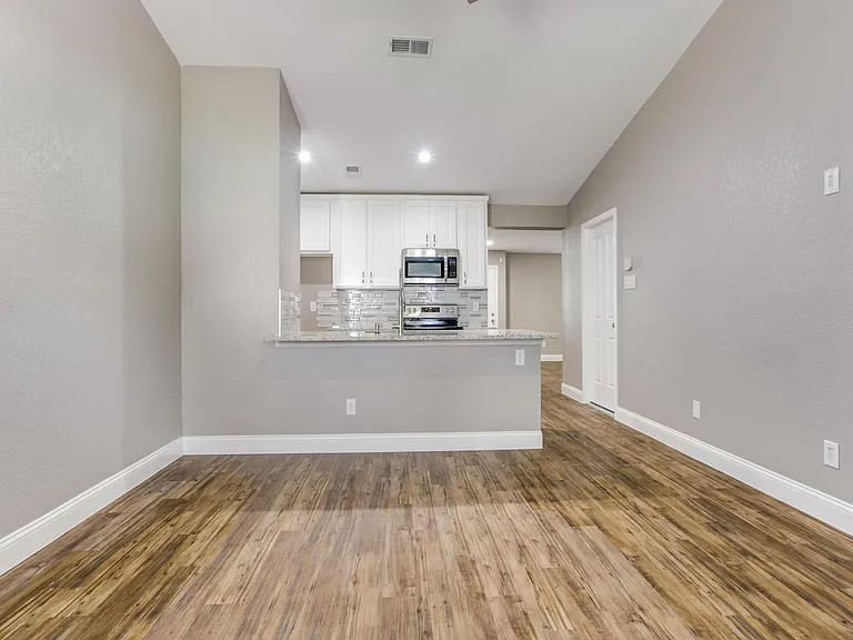 1419 Willow Run Dr — Photo 5