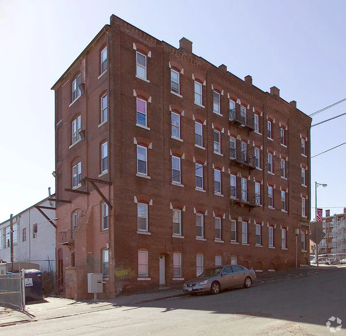 98 - 736 High Street — Photo 1
