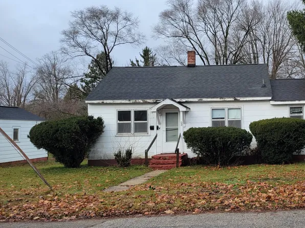 133 E Olds St, Hartford, MI 49057