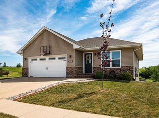 7600 S Westbrook Dr, Dubuque, IA 52002
