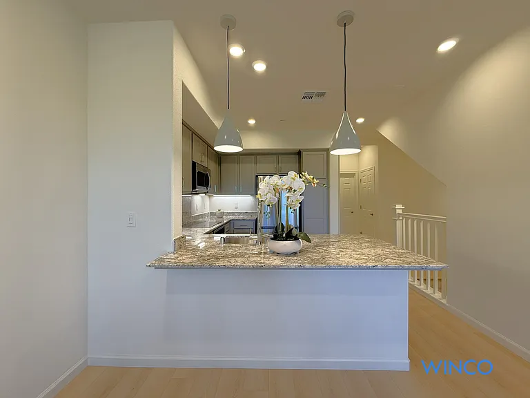 3810 Norbridge Ave — Photo 5