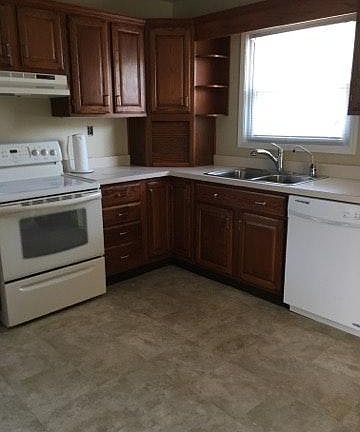 3rd image of 92 Cooper Ln