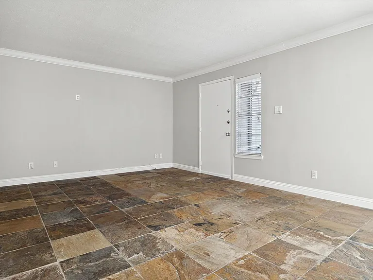 2418 Mimosa Dr. — Photo 4
