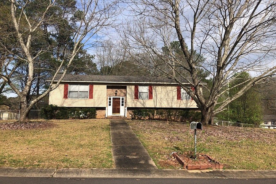 1st image of 2501 Daly Dr