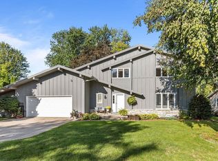 1211 Lynrose Ln, Neenah, WI 54956