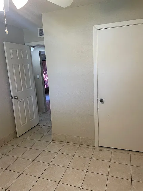 2 bed, 640 sqft, $950 — Photo 2
