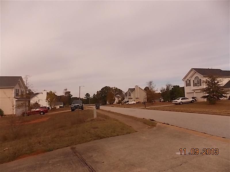 2nd image of 514 Meadows Ln