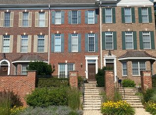 209 Box Car Ave, Naperville, IL