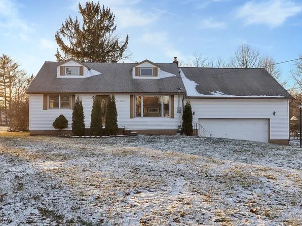 100 Ashleigh Dr, Brunswick, OH 44212