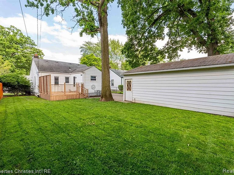 4271 Prairie Ave — Photo 31