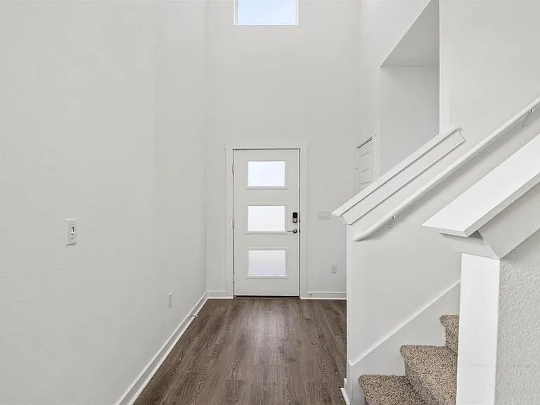 7911 Linda Michelle Ln — Photo 9