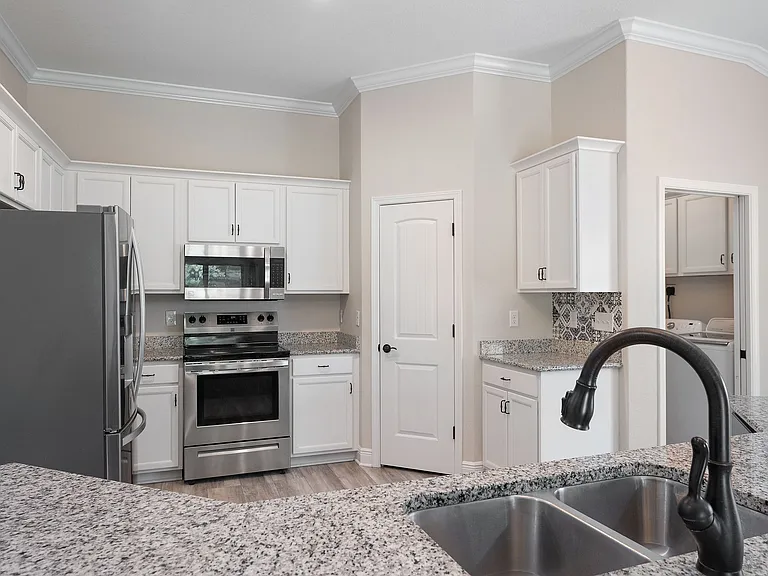 725 Upper Heron Way — Photo 8