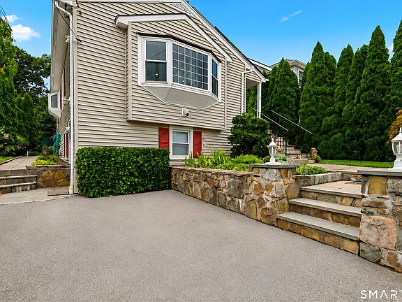 3rd image of 22 Lyon Avenue