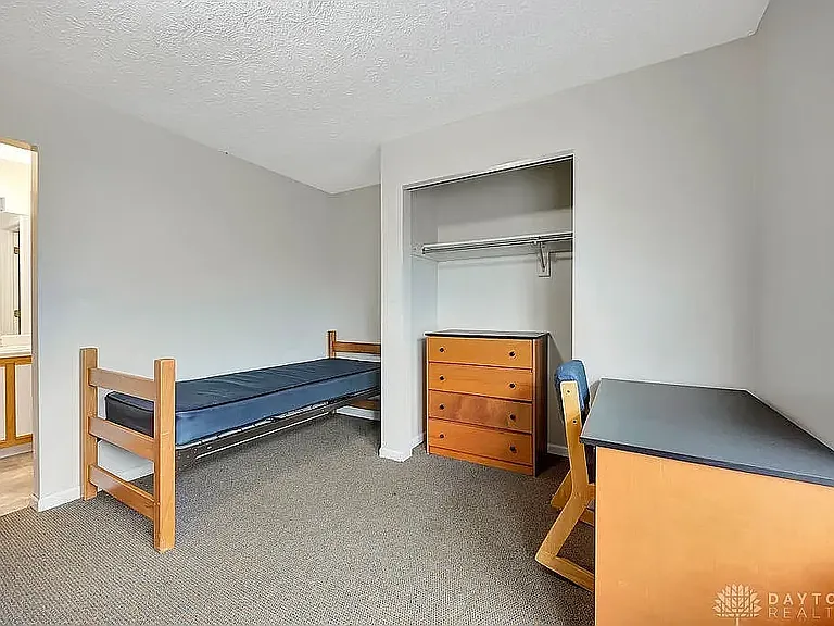 978 Irving Ave #16 — Photo 1
