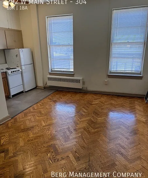292 W Main St #304 — Photo 2