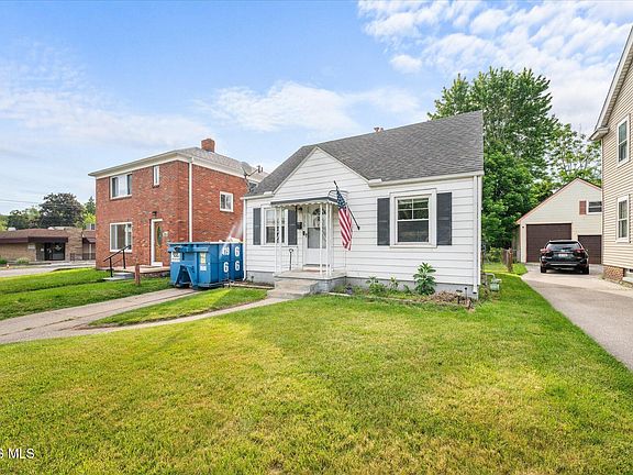 4th image of 3170 Sherbrooke Rd