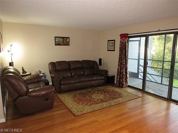 5th image of 133 Fox Hollow Ct #133