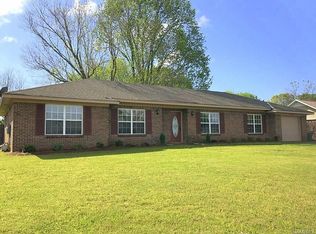 107 Duck Cv, Elmore, AL 36025