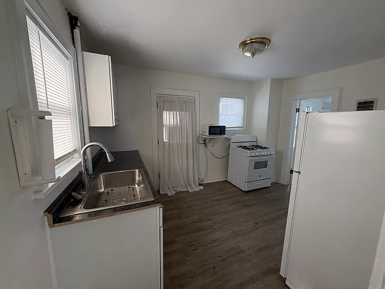 56 Northfield Rd #UP — Photo 4
