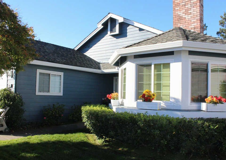 2nd image of 604 Bahama Ln
