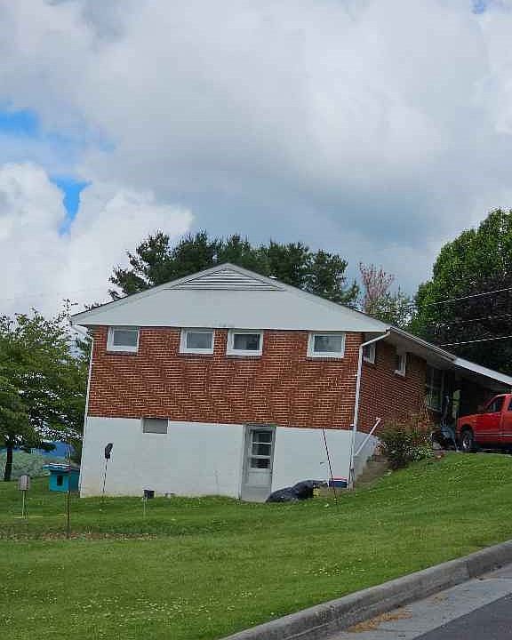 2nd image of 766 Scott St