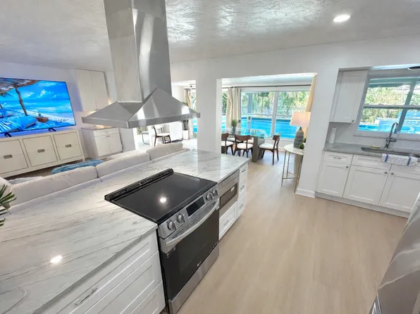 5813 26th Ave N, Saint Petersburg, FL 33710