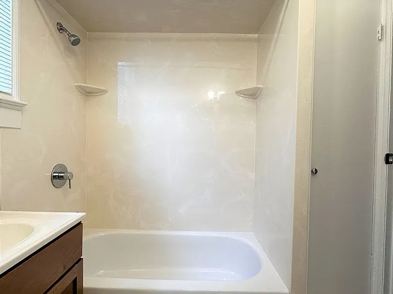 Top Floor 2 Bedroom Apartment for rent in Noe Valley! — Photo 11