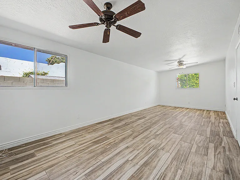 3650 E Poinsettia Dr — Photo 19