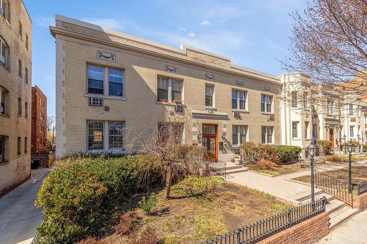 1 bed, 1.0 bath, 495 sqft, $1,850 — Photo 2