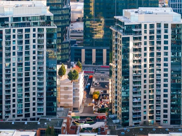 10610 NE 9th Place #1002, Bellevue, WA 98004