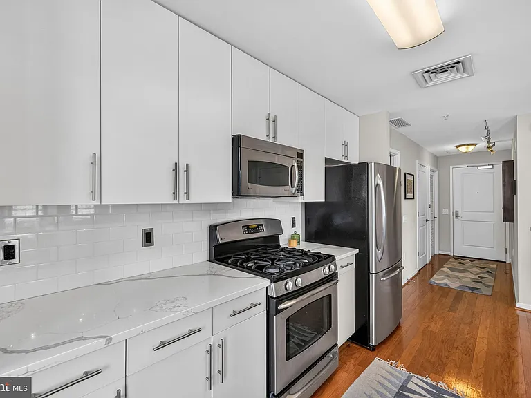 1390 Kenyon St NW #517 — Photo 8
