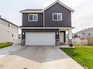 2761 10th St W, West Fargo, ND