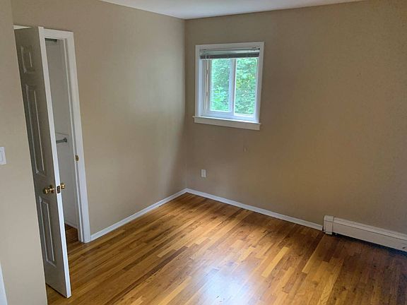 5th image of 12 The Outlook Ln Floor 2-2-2