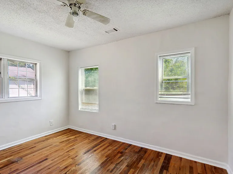 619 Oliver St NW #B — Photo 14