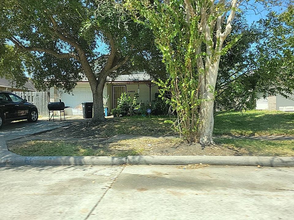 1st image of 10822 Parkland Woods Dr